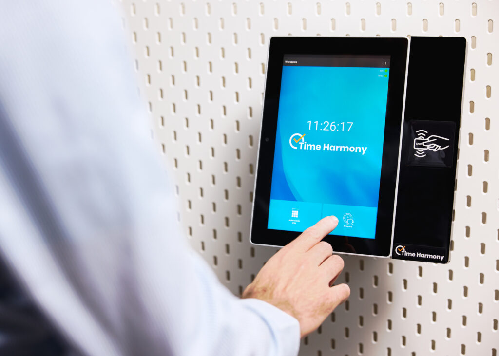Access control vs time tracking system – effective workforce time management in practice